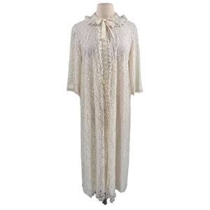 Vintage Robe Women’s Cream Lace Grannycore Cottagecore Victorian Romantic